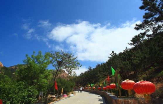 19500彩票网石墨全体员工登山一日游